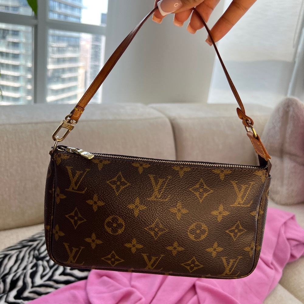 Louis Vuitton Pochette